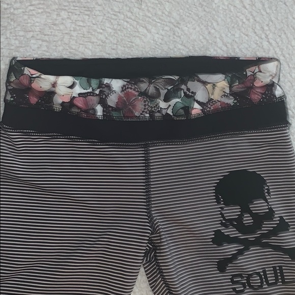 Lululemon one of a kind🧘🏻♀️🧘🏻♀️ - Picture 3 of 7